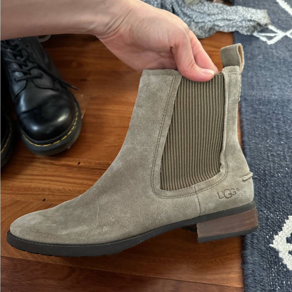 UGG Women's Suede Ankle Boots - Taupe